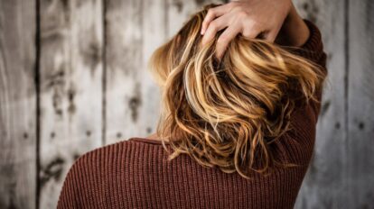 Pielęgnacja włosów jesienią. 5 sposobów na piękne włosy