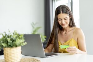 Jak skonsolidować chwilówki poprzez kredyt pozabankowy?